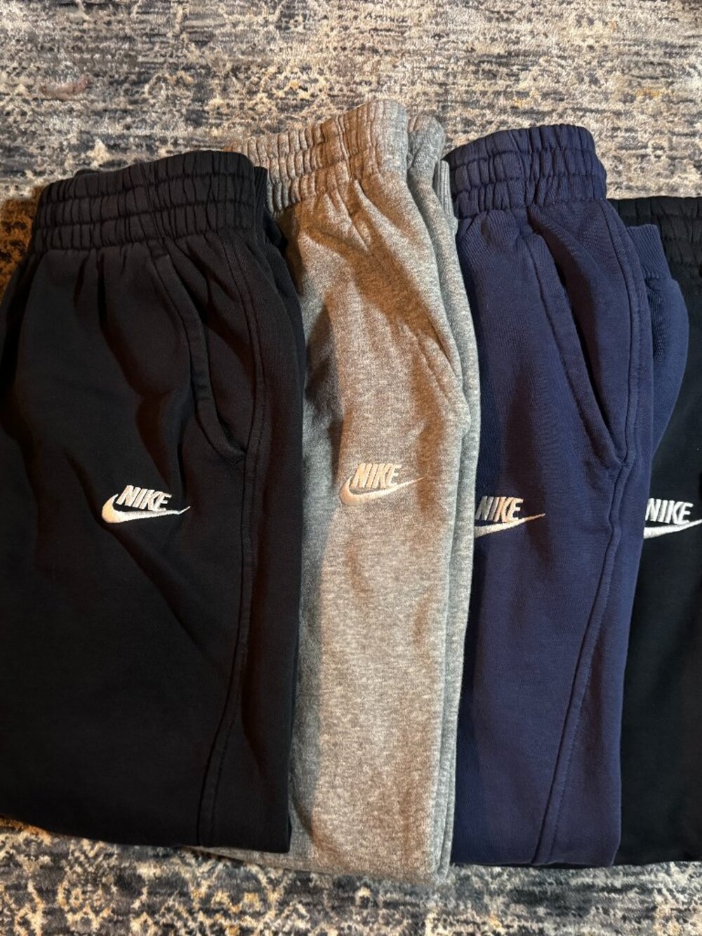 4 Large (size 14-16) Nike Sportswear Club Fleece Big Kids' Joggers
